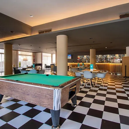 Golden Acqua Hotell 4*