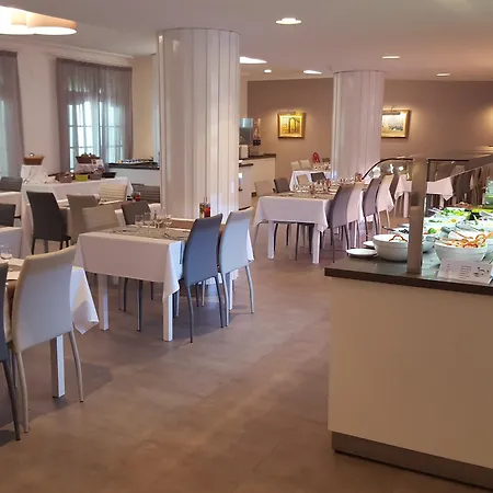 Golden Acqua 酒店 4*