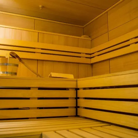 酒店 Golden Acqua 4*